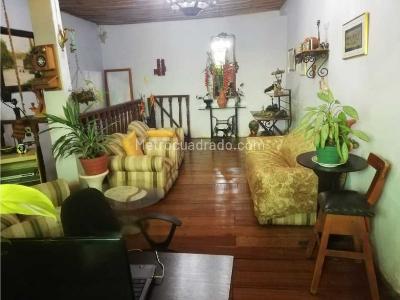Casa de 3 alcobas en venta en Circasia, Armenia, 288 m² · foto 2 de 20