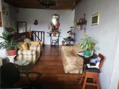Casa de 3 alcobas en venta en Circasia, Armenia, 288 m² · foto 3 de 20