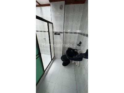 Casa de 5 alcobas en venta en Barrio Las Americas, Armenia, 216 m² · foto 19 de 20