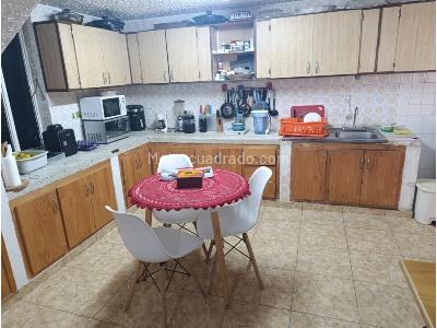 Casa de 3 alcobas en venta en Fundadores, Armenia, 263 m² · foto 4 de 15