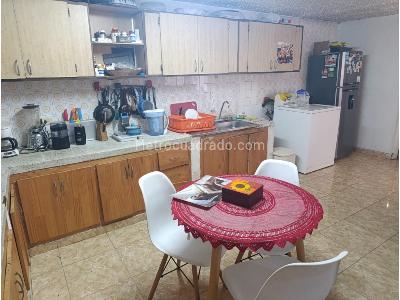 Casa de 3 alcobas en venta en Fundadores, Armenia, 263 m² · foto 5 de 15