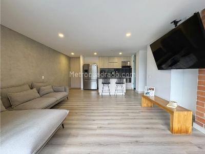Apartamento de 2 alcobas en venta en Loma De Las Brujas, Envigado, 116 m² · foto 2 de 9