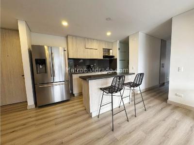 Apartamento de 2 alcobas en venta en Loma De Las Brujas, Envigado, 116 m² · foto 4 de 9