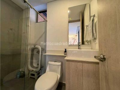 Apartamento de 2 alcobas en venta en Loma De Las Brujas, Envigado, 116 m² · foto 9 de 9