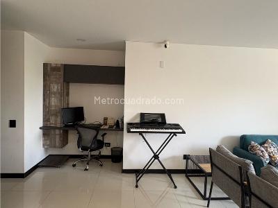 Apartaestudio en venta en Cumbres, Envigado, 67 m² · foto 5 de 10