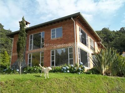 Casa de 5 alcobas en venta en Loma Del Escobero, Envigado, 350 m² · foto 9 de 12