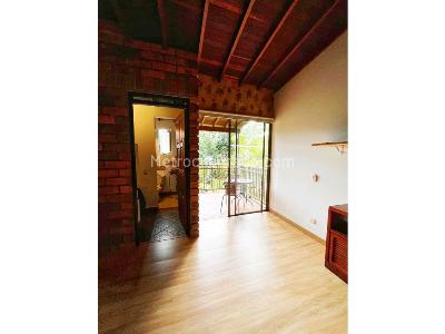 Casa de 5 alcobas en venta en La Doctora, Sabaneta, 1752 m² · foto 7 de 11