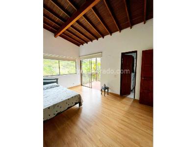 Casa de 5 alcobas en venta en La Doctora, Sabaneta, 1752 m² · foto 8 de 11