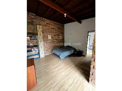 Casa de 5 alcobas en venta en La Doctora, Sabaneta, 1752 m² · foto 9 de 11