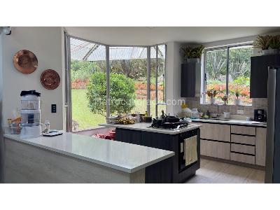 Casa de 5 alcobas en venta en Escobero, Envigado, 425 m² · foto 16 de 20