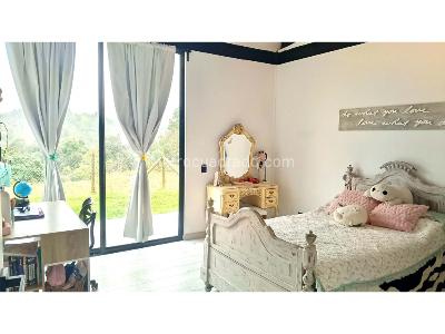 Casa de 3 alcobas en venta en Escobero, Envigado, 1575 m² · foto 8 de 8