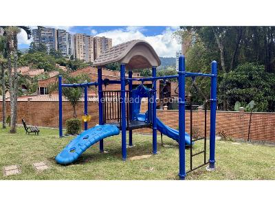 Casa de 3 alcobas en venta en Loma Del Escobero, Envigado, 200 m² · foto 17 de 20
