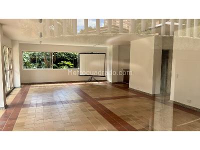 Casa de 3 alcobas en venta en Loma Del Escobero, Envigado, 200 m² · foto 18 de 20