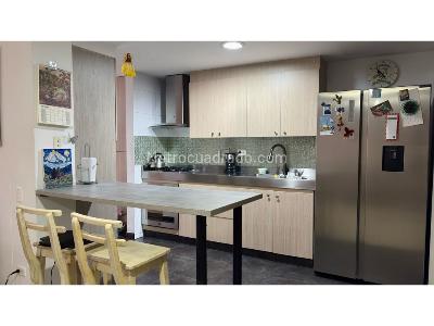Apartamento de 3 alcobas en venta en Loma De Las Brujas, Envigado, 115 m² · foto 2 de 13