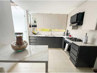 Casa de 3 alcobas en venta en Loma Del Chocho, Envigado, 223 m² · foto 6 de 19