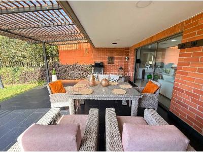 Casa de 3 alcobas en venta en Loma Del Chocho, Envigado, 223 m² · foto 7 de 19