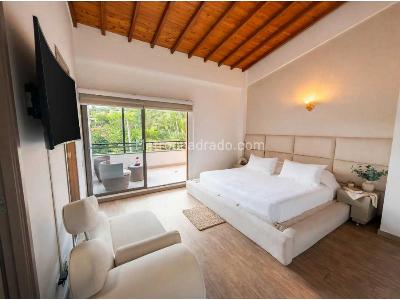 Casa de 3 alcobas en venta en Loma Del Chocho, Envigado, 223 m² · foto 12 de 19