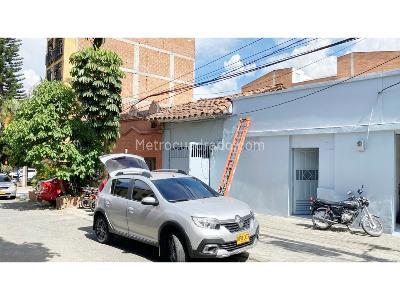 Casa de 5 alcobas en venta en Laureles, Medellín, 760 m² · foto 3 de 3