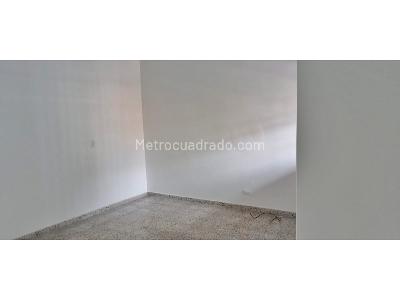 Casa de 5 alcobas en venta en Santa Teresita, Medellín, 325 m² · foto 2 de 16