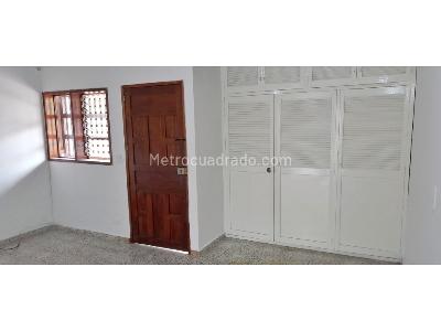 Casa de 5 alcobas en venta en Santa Teresita, Medellín, 325 m² · foto 12 de 16