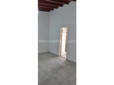 Casa de 5 alcobas en venta en Santa Teresita, Medellín, 325 m² · foto 13 de 16