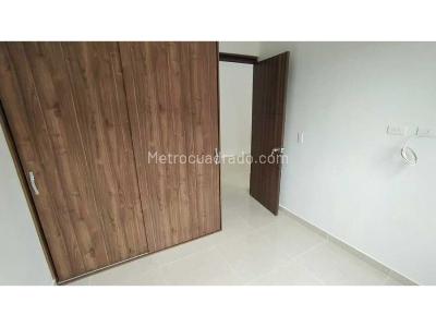 Apartamento de 2 alcobas en venta en Plaza Fabricato, Bello, 54 m² · foto 7 de 12