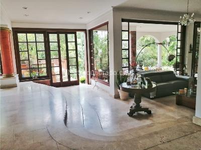 Casa de 5 alcobas en venta en Loma El Atravesado, Envigado, 1837 m² · foto 14 de 20