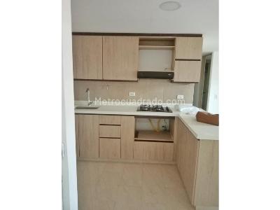 Apartamento de 3 alcobas en venta en Calle Vieja, Bello, 65 m² · foto 2 de 20