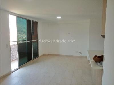 Apartamento de 3 alcobas en venta en Calle Vieja, Bello, 65 m² · foto 3 de 20