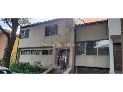 Casa de 5 alcobas en venta en Belen Rosales, Medellín, 197 m² · foto 2 de 4