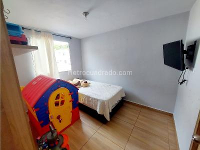 Apartamento de 3 alcobas en venta en San Gabriel, Bello, 85 m² · foto 10 de 20
