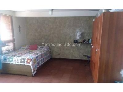 Casa de 5 alcobas en venta en La Floresta, Medellín, 286 m² · foto 6 de 15