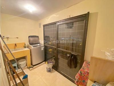 Casa de 3 alcobas en venta en Manrique Las Esmeraldas, Medellín, 128 m² · foto 5 de 16