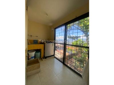 Casa de 3 alcobas en venta en Manrique Las Esmeraldas, Medellín, 128 m² · foto 6 de 16