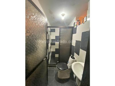 Casa de 3 alcobas en venta en Manrique Las Esmeraldas, Medellín, 128 m² · foto 9 de 16