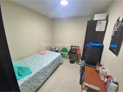 Casa de 3 alcobas en venta en Manrique Las Esmeraldas, Medellín, 128 m² · foto 10 de 16