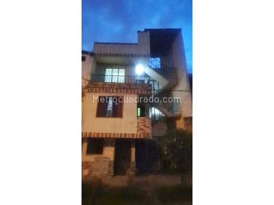 Casa de 3 alcobas en venta en Manrique Las Esmeraldas, Medellín, 128 m² · foto 11 de 16