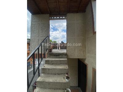 Casa de 3 alcobas en venta en Manrique Las Esmeraldas, Medellín, 128 m² · foto 15 de 16