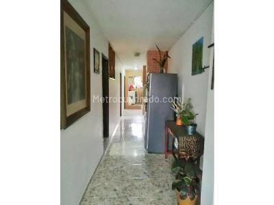Apartamento de 3 alcobas en venta en Poblado Loma Del Garabato, Medellín, 72 m² · foto 2 de 14