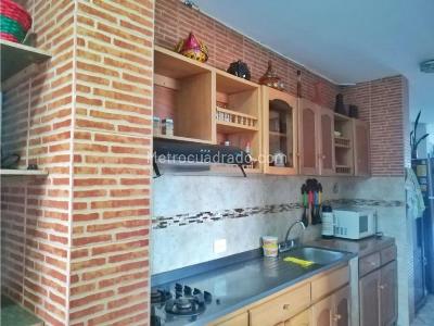 Apartamento de 3 alcobas en venta en Poblado Loma Del Garabato, Medellín, 72 m² · foto 4 de 14
