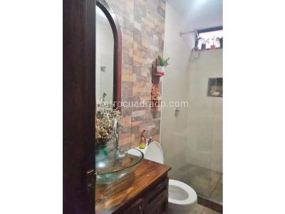 Apartamento de 3 alcobas en venta en Poblado Loma Del Garabato, Medellín, 72 m² · foto 11 de 14