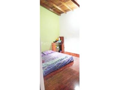 Apartamento en venta en La Milagrosa, Medellín · foto 15 de 19