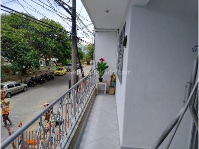 Casa de 4 alcobas en venta en Robledo Aures, Medellín, 141 m² · foto 3 de 20