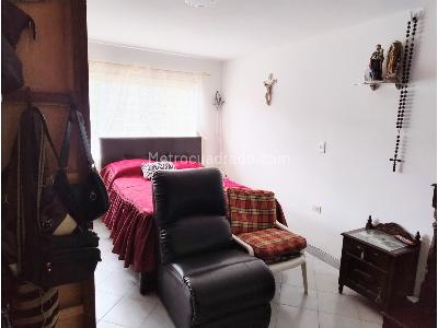 Casa de 4 alcobas en venta en Robledo Aures, Medellín, 141 m² · foto 5 de 20