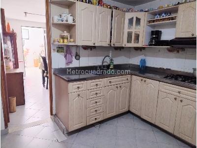 Casa de 4 alcobas en venta en Robledo Aures, Medellín, 141 m² · foto 14 de 20