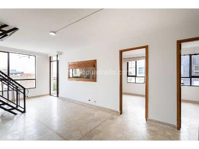 Apartamento en venta en La Floresta, Medellín · foto 2 de 18