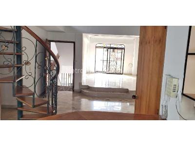 Apartamento de 4 alcobas en venta en Calasanz, Medellín, 215 m² · foto 2 de 20