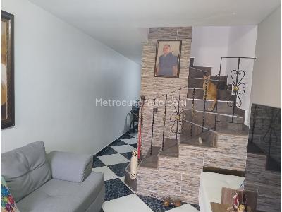 Casa de 3 alcobas en venta en Robledo Santa Maria, Medellín, 59 m² · foto 2 de 15