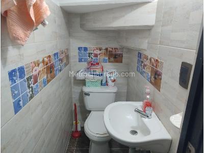 Casa de 3 alcobas en venta en Robledo Santa Maria, Medellín, 59 m² · foto 4 de 15