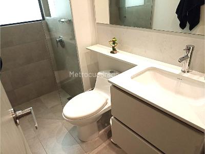 Apartamento de 2 alcobas en venta en El Poblado, Medellín, 95 m² · foto 15 de 20